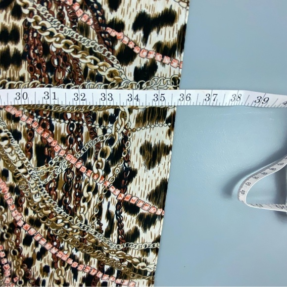 "COLLECTION 18" Multi-color SCARF Geometric Leopard Print 35x35 - Picture 5 of 6